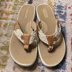 Sperry- top sider flip flops- leather-gold- cream- ladies 9.5